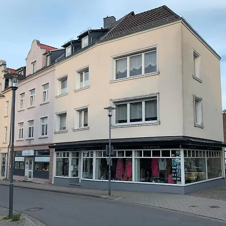 Mitten In Mit Schoenem Ausblick