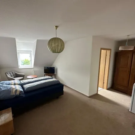 Mitten In Mit Schoenem Ausblick アパート *