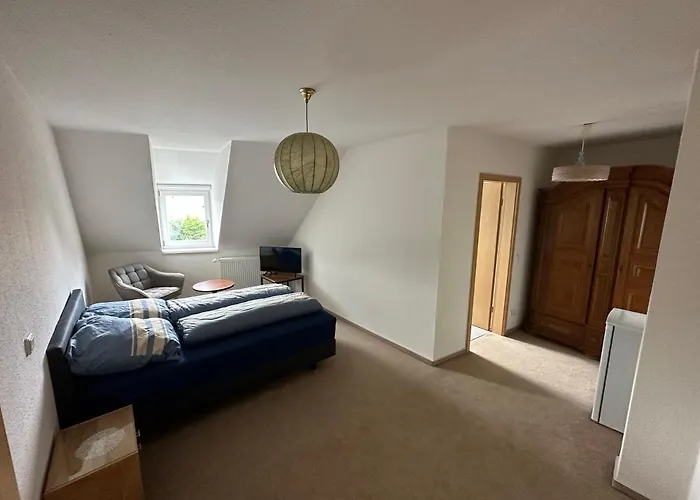 Mitten In Mit Schoenem Ausblick アパート *